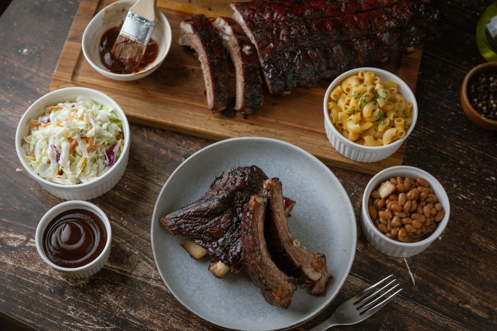 bbq spare ribs with side dishes